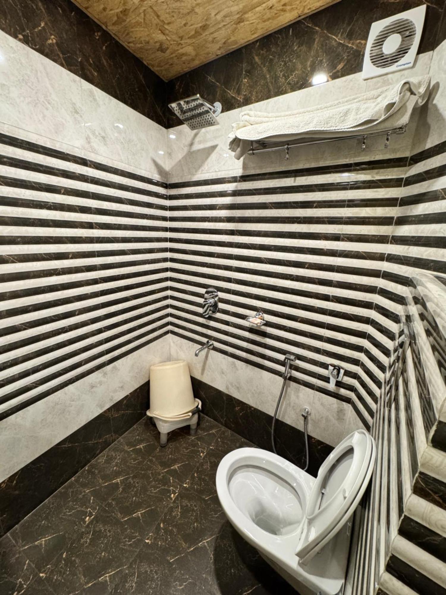 Victory Hotel And Restaurant By Gs Hospitality Shimla Exterior foto