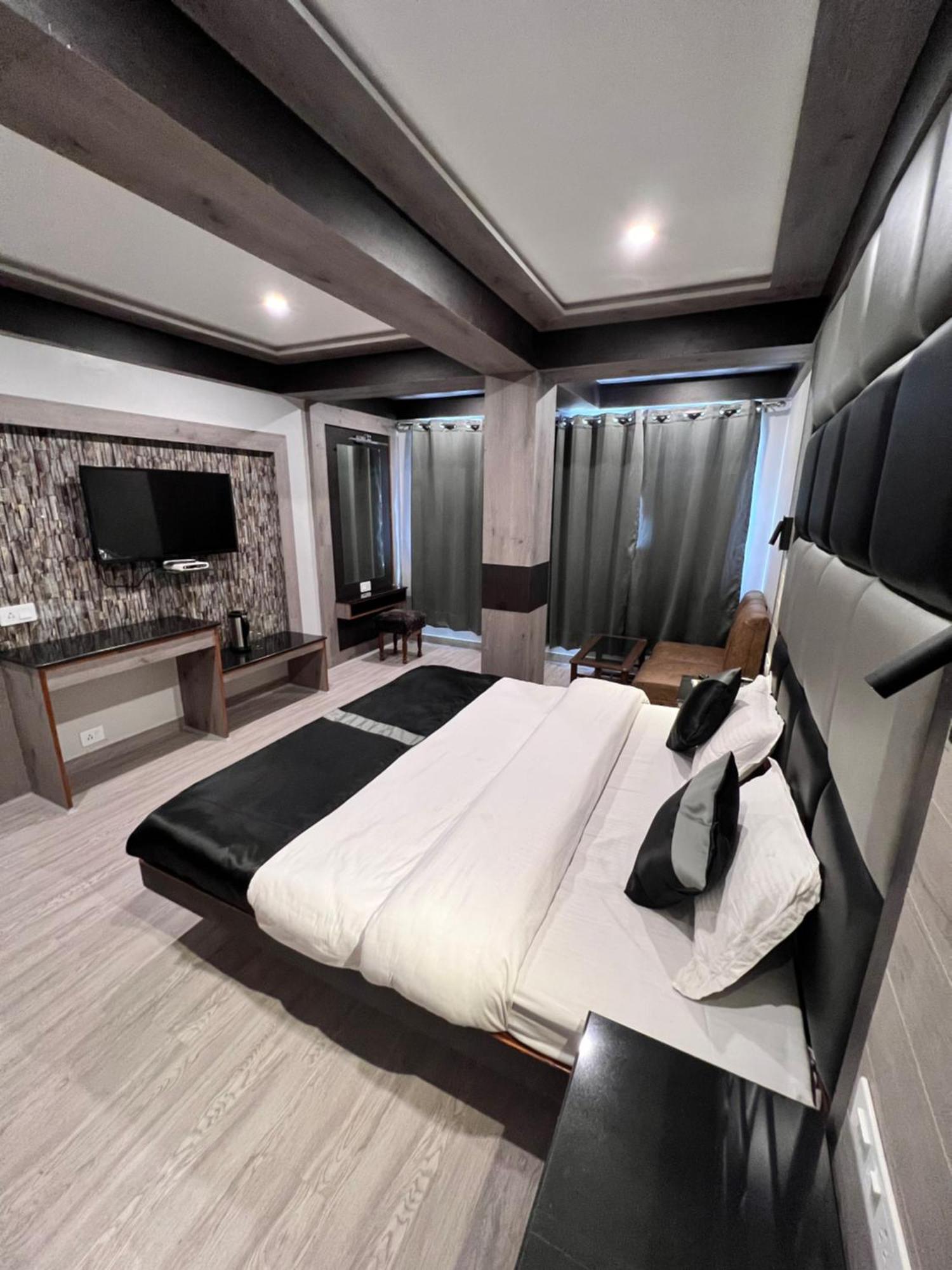 Victory Hotel And Restaurant By Gs Hospitality Shimla Exterior foto